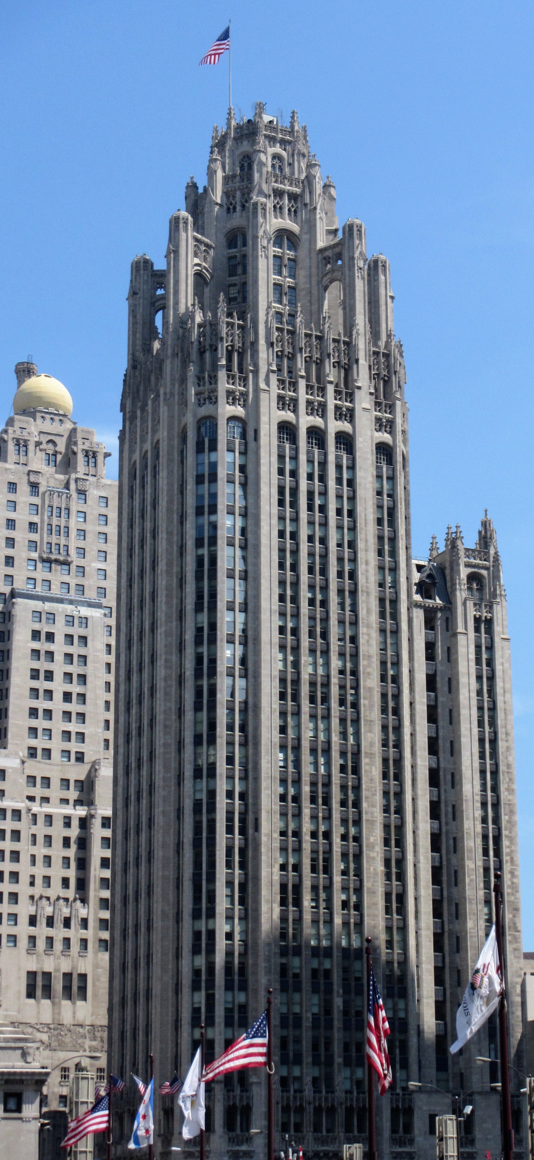 File:Tribune Tower, Magnificent Mile, Chicago.jpg - Wikimedia Commons